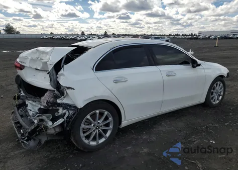 2020 Mercedes-Benz A 220 z USA, uszkodzony, nr VIN W1K3G4EB6LW045848